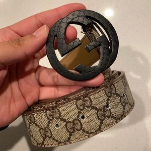 G G belt with black buckle